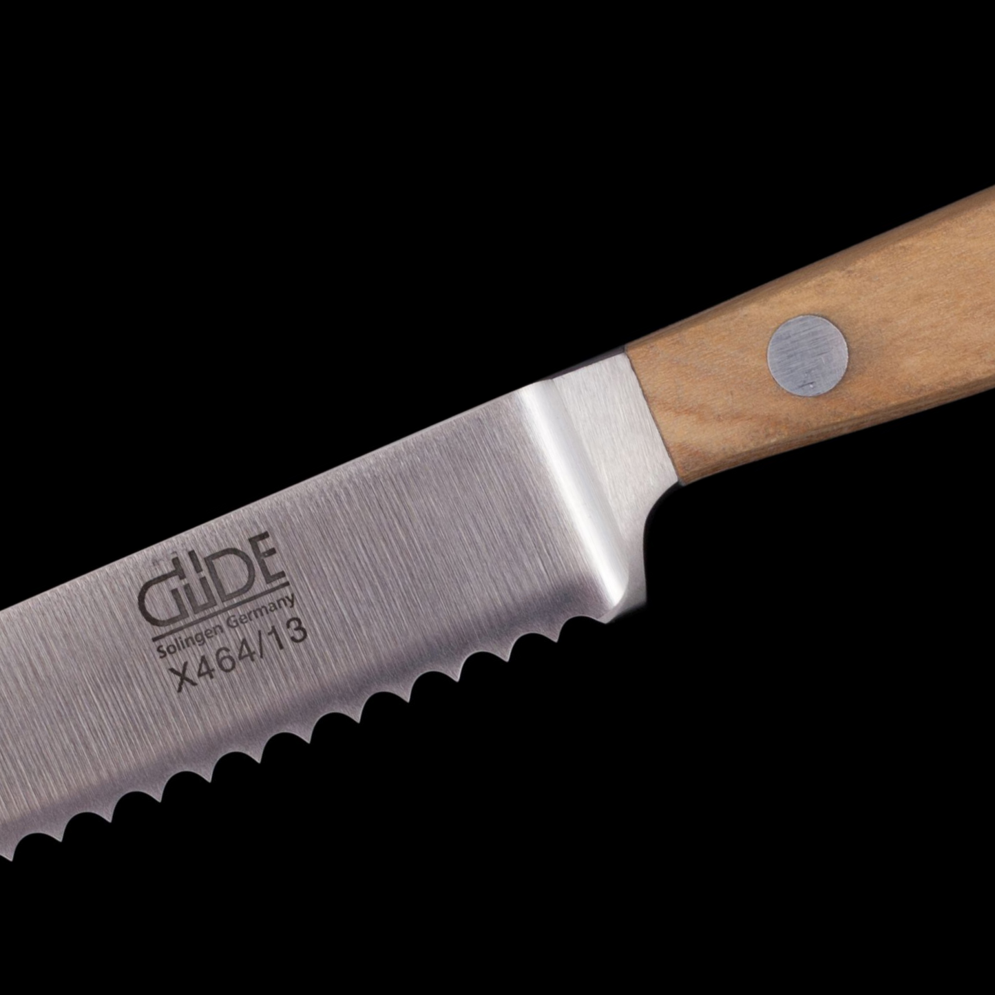 Gude Alpha Olive Series Forged Double Bolster Tomato Knife 5", Olivewood Handle and Serrated Blade - GuedeUSA
