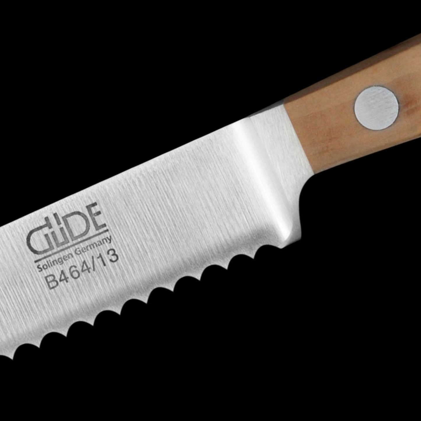 Gude Alpha Birne Series Forged Double Bolster Tomato Knife 5", Pearwood Handle and Serrated Blade - GuedeUSA