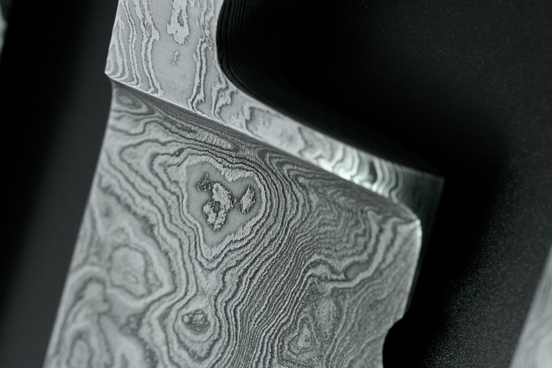Güde Franz Güde Series 12.5-inch Damascus steel bread knife with over 300 layers of Damascus steel for superior performance