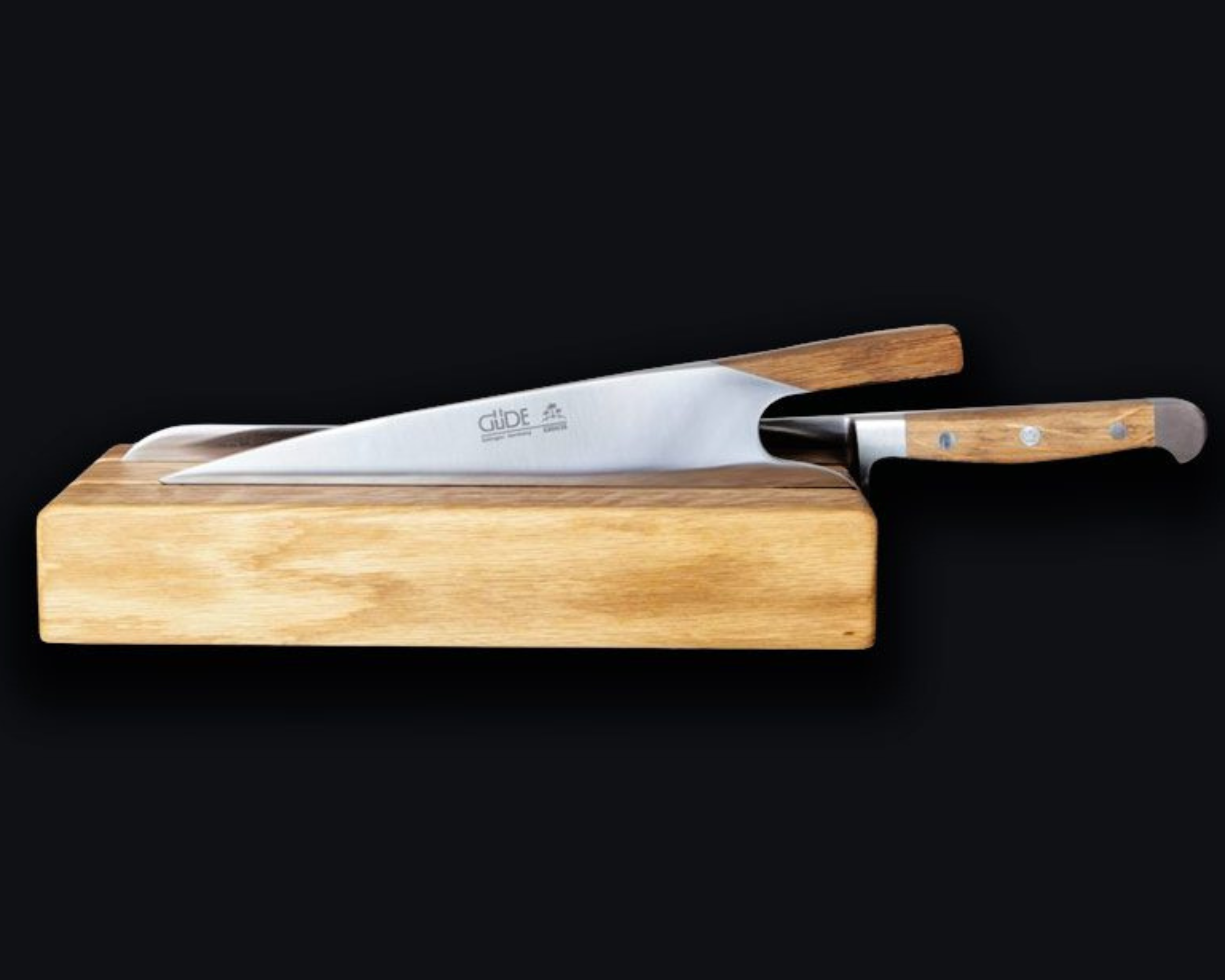 Gude Knife Block for "The Knife" and Bread Knife, Oakwood - GuedeUSA