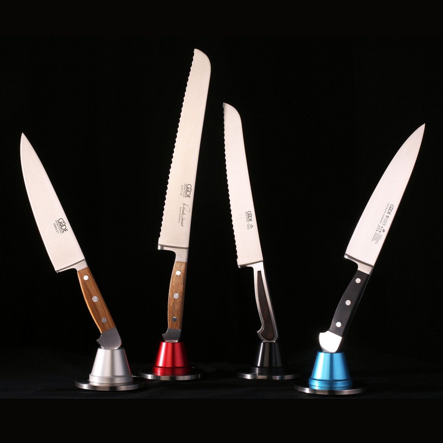 Gude Magnetic Knife Display, Red - GuedeUSA