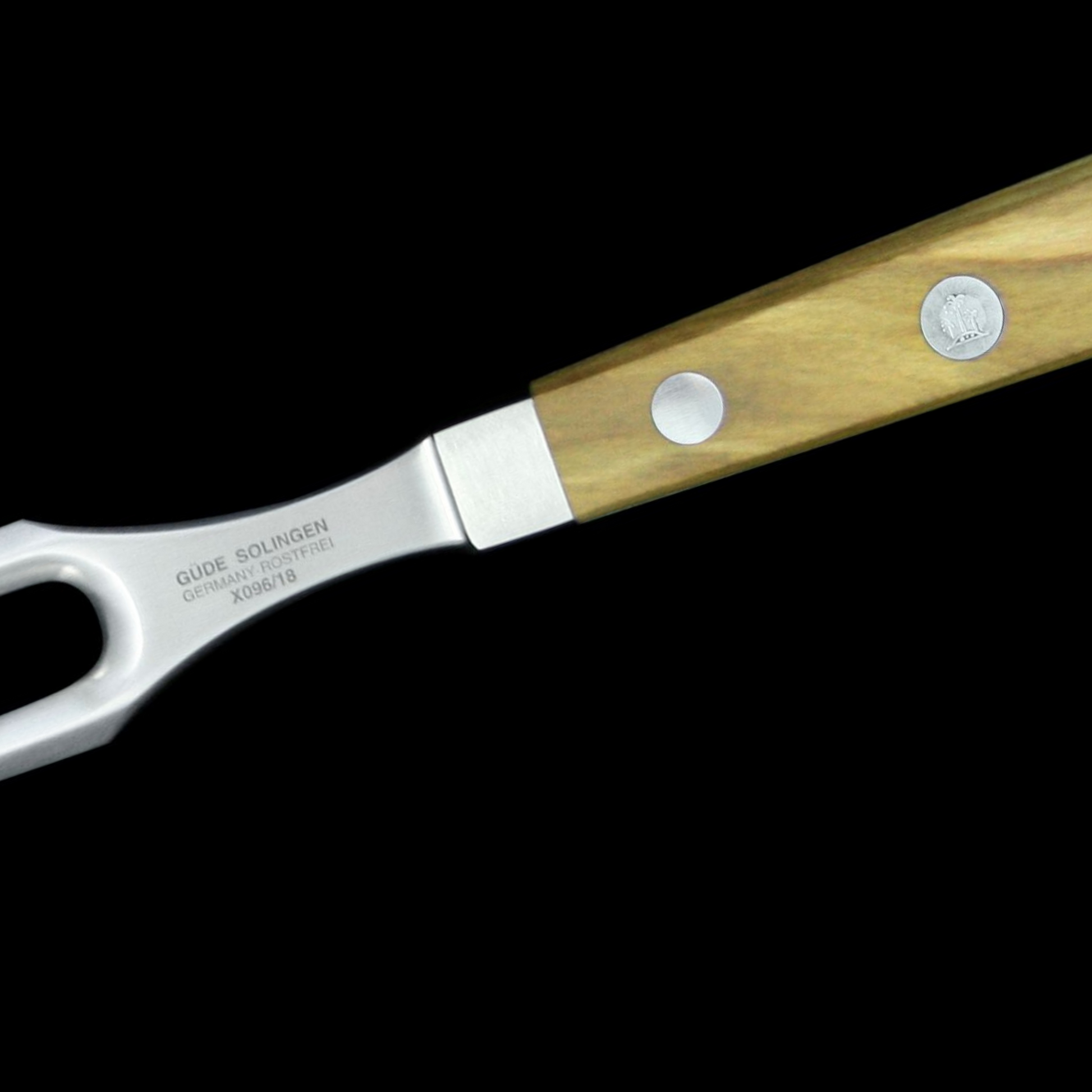 Gude Alpha Olive Series Forged Double Bolster Meat Fork 7", Olivewood Handle - GuedeUSA