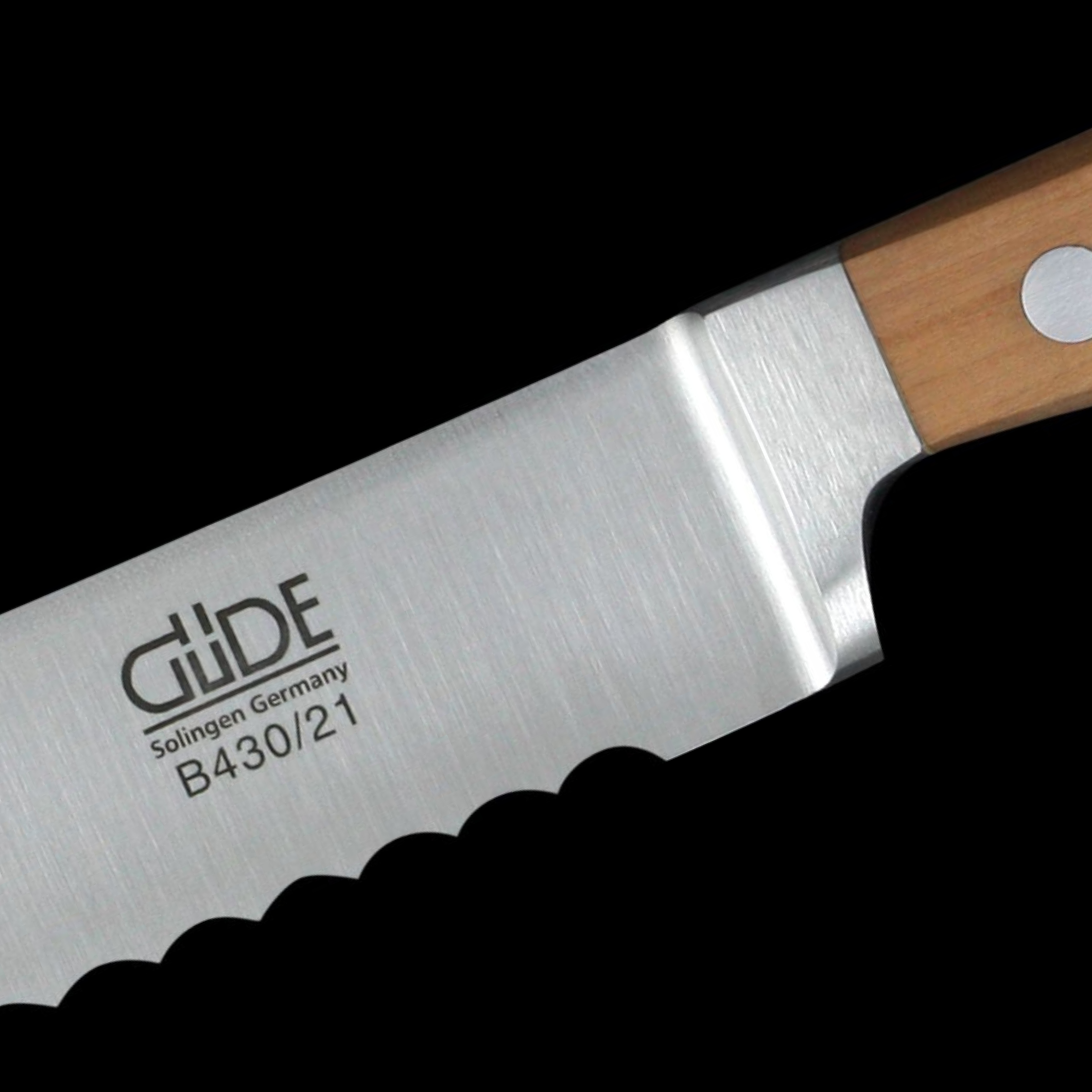 Gude Alpha Pear Series Forged Double Bolster Bread Knife 8", Pearwood Handle and Serrated Blade - GuedeUSA