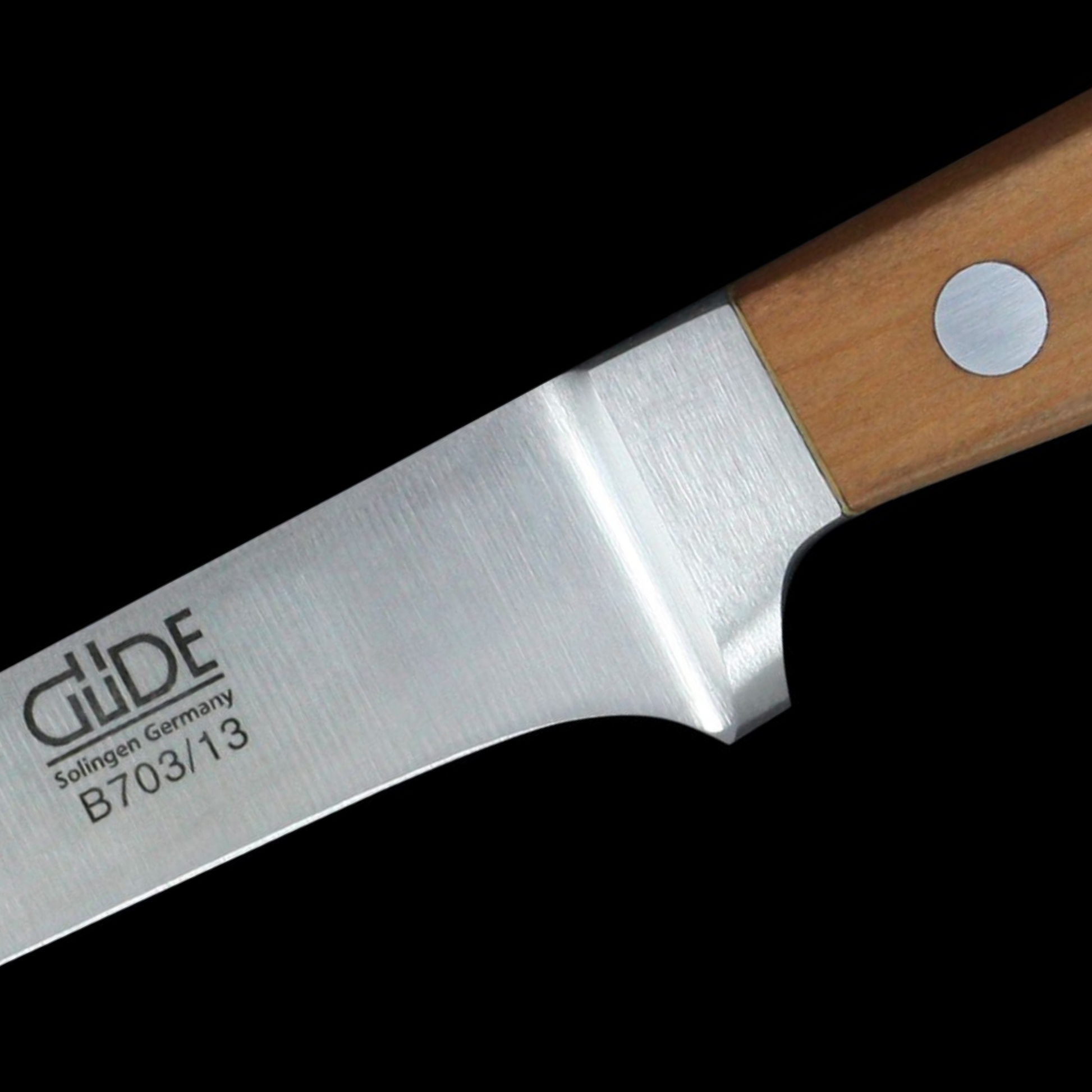 Gude Alpha Birne Series Forged Double Bolster Flexible Boning Knife 5", Pearwood Handle - GuedeUSA