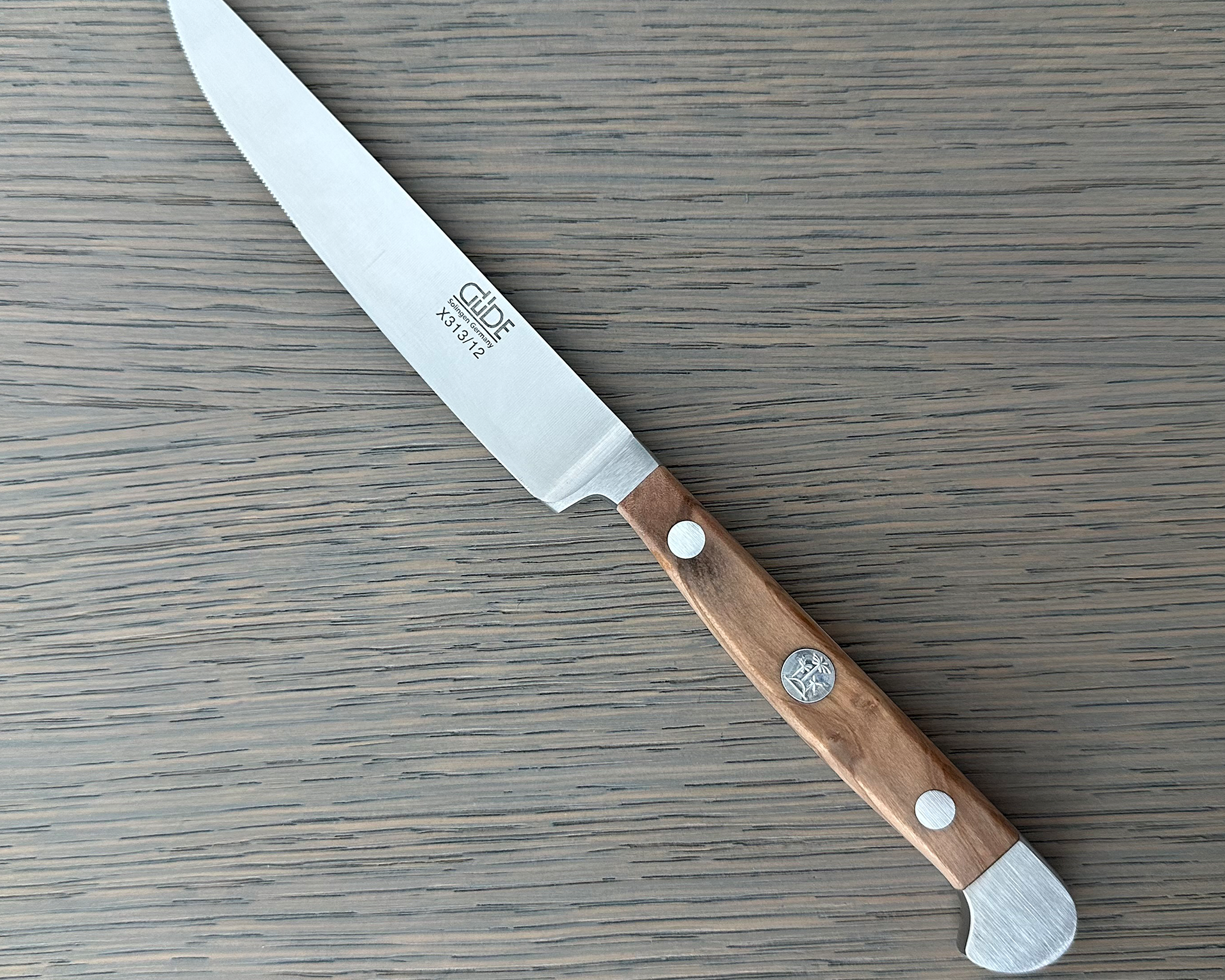 Gude Alpha Olive Series Forged Double Bolster Serrated Steak Knife 4-1/2-in, Olivewood Handle – Gude Shop USA