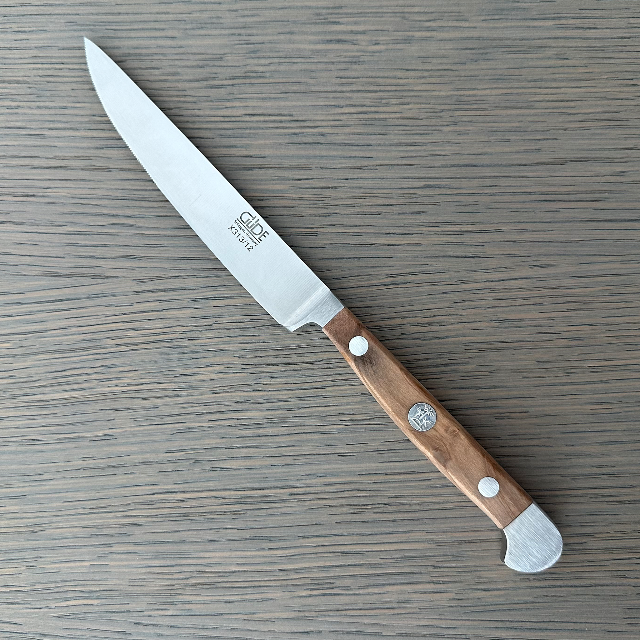 Gude Alpha Olive Series Forged Double Bolster Serrated Steak Knife 4-1/2-in, Olivewood Handle – Gude Shop USA