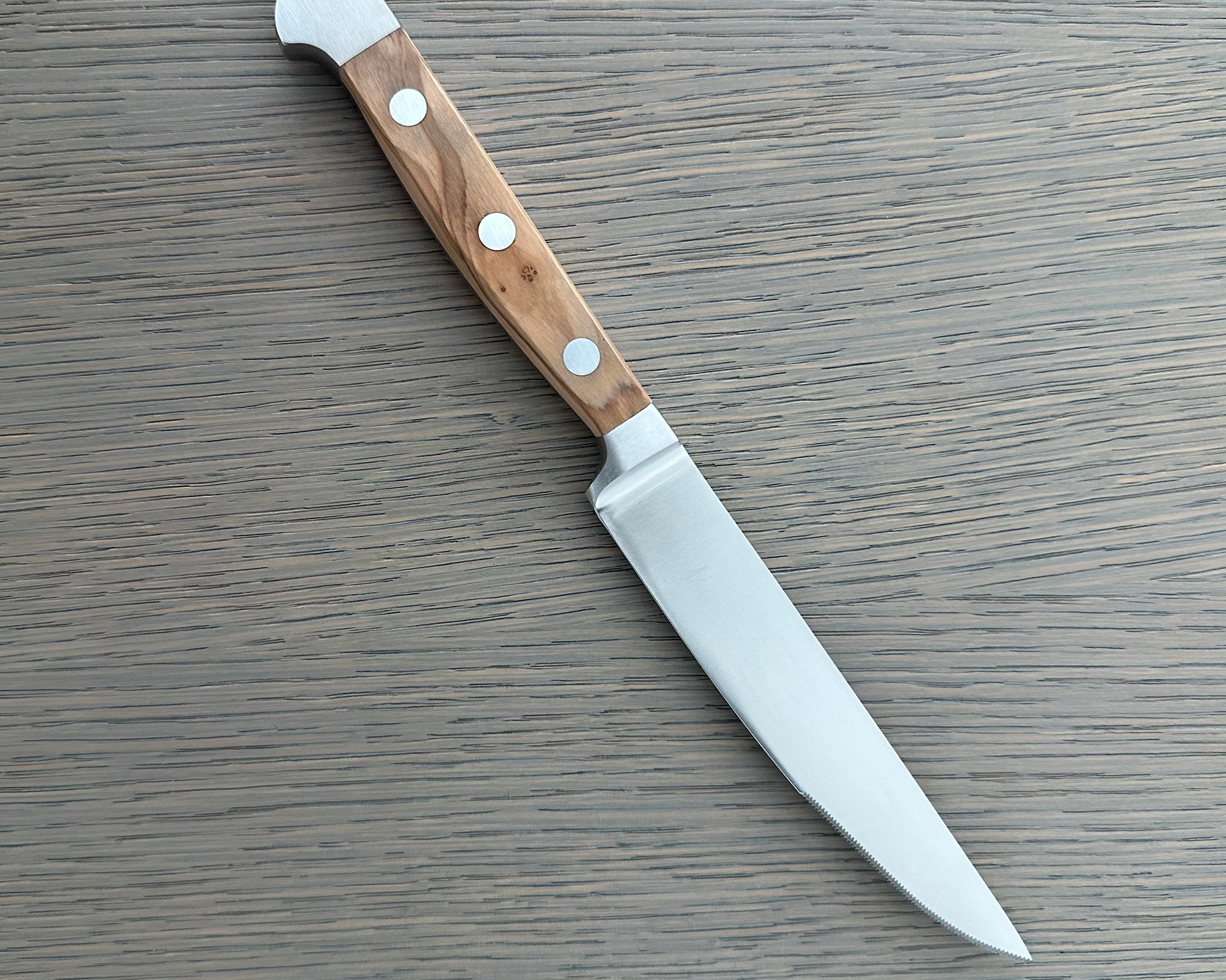 Gude Alpha Olive Series Forged Double Bolster Porterhouse Serrated Steak Knife 4-1/2-in, Olivewood Handle – Gude Shop USA
