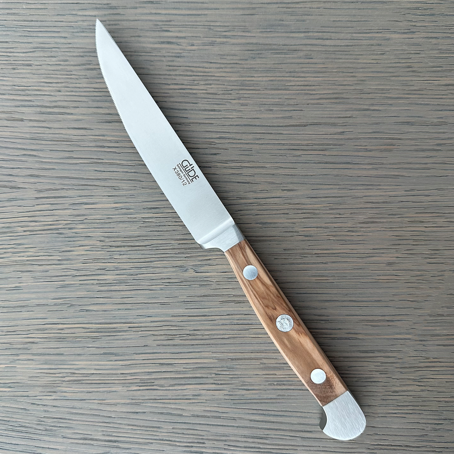 Gude Alpha Olive Series Forged Double Bolster Porterhouse Serrated Steak Knife 4-1/2-in, Olivewood Handle – Gude Shop USA