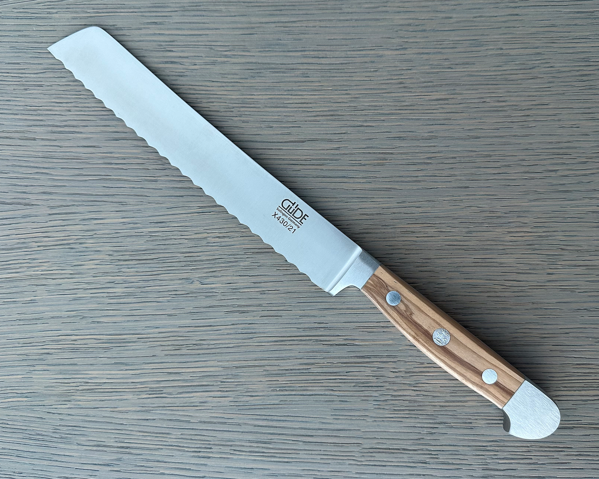Gude Alpha Olive Series Forged Double Bolster Serrated Bread Knife 8-in, Olivewood Handle – Gude Shop USA